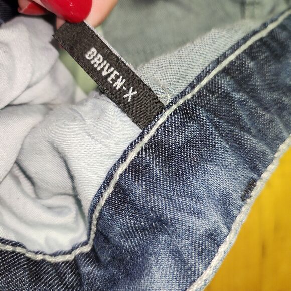 BUFFALO DavidBrutton Jeans 34 X 31 distressed & missing rivet buttoin at waist - Picture 9 of 9